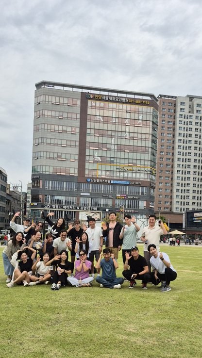 9월 모임 — 잔디밭 단체사진